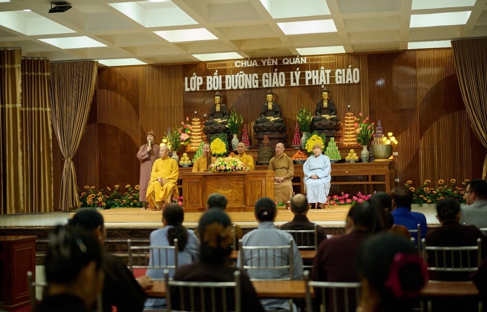 Phú Thọ: Buổi học đầu tiên lớp giáo lý Phật giáo tại chùa Yên Quán