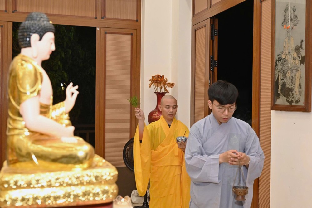 TP.HCM: Tu viện Vạn Liên trang nghiêm cử hành lễ khánh đản Đức Phật Dược Sư