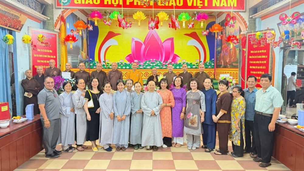 TP.HCM: Tổ đình chùa Vạn Thọ trang nghiêm lễ kỷ niệm ngày Nhà giáo Việt Nam 20-11