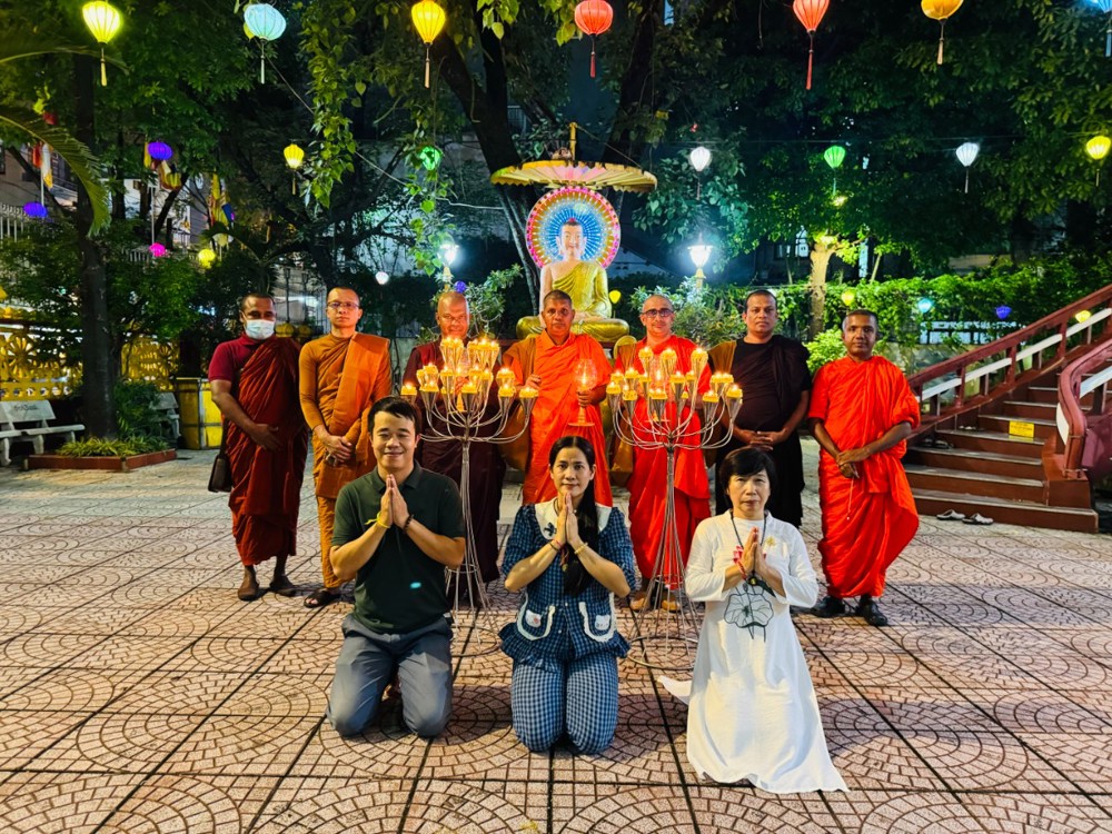 Đà Nẵng: Đoàn Phật Giáo Sri Lanka Thăm Chùa Tam Bảo – Cầu Nguyện Cho Miền Trung Vượt Qua Thiên Tai