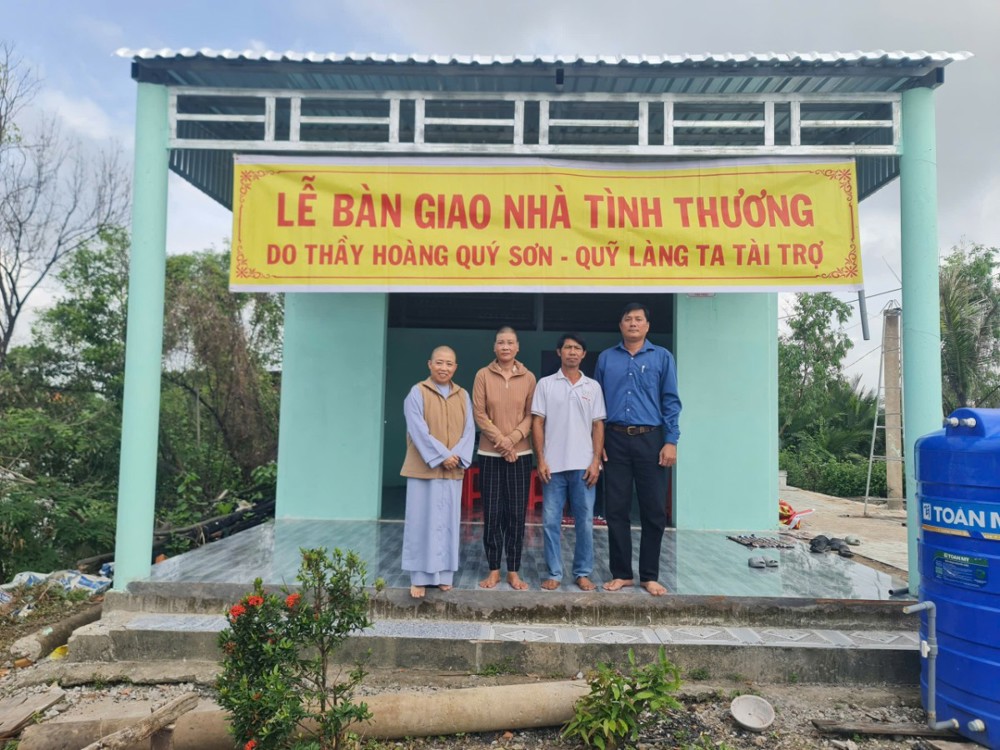 Cà Mau: Chùa Vạn Phước xã Nguyễn Việt Khái bàn giao và khởi công ba căn nhà Tình Thương 