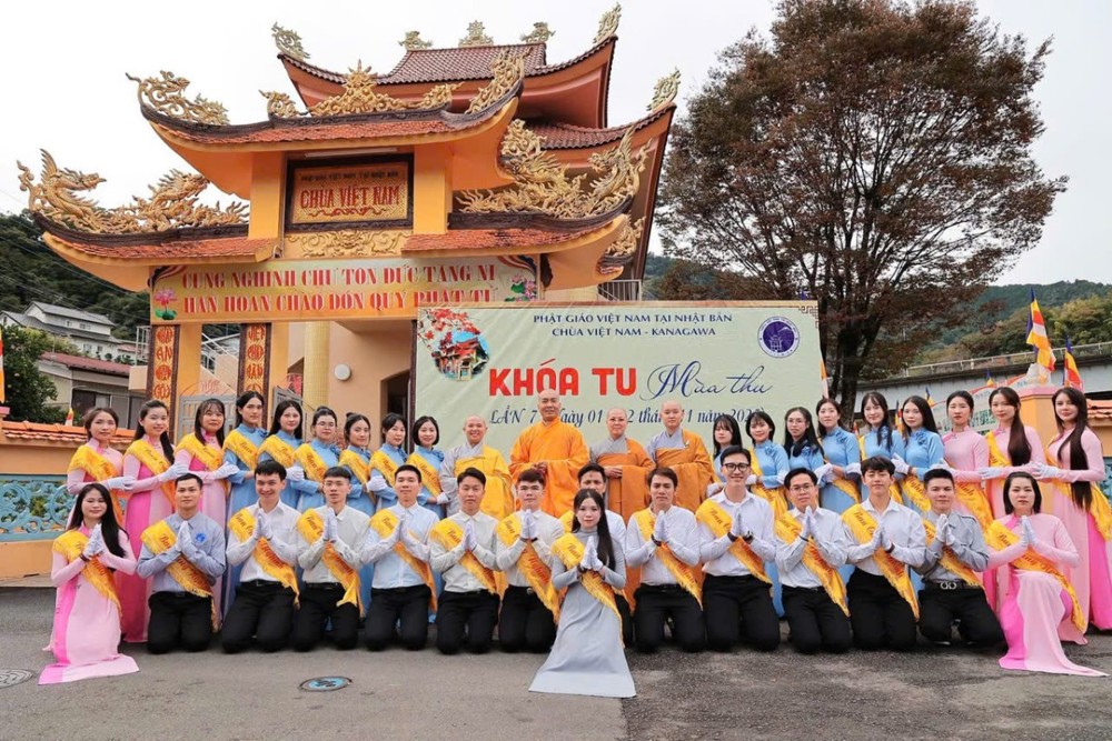 Ni sư Diệu Hiếu thuyết giảng cho 260 hành giả tại khóa tu mùa Thu lần thứ 7 tại chùa Việt Nam, Kanagawa, Nhật Bản