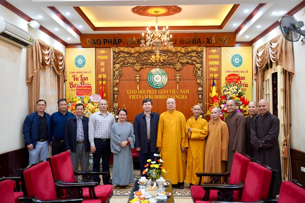 Lãnh đạo Bộ Công An và Công An Tp Hà Nội chúc mừng 44 năm ngày thành lập Giáo hội Phật giáo Việt Nam