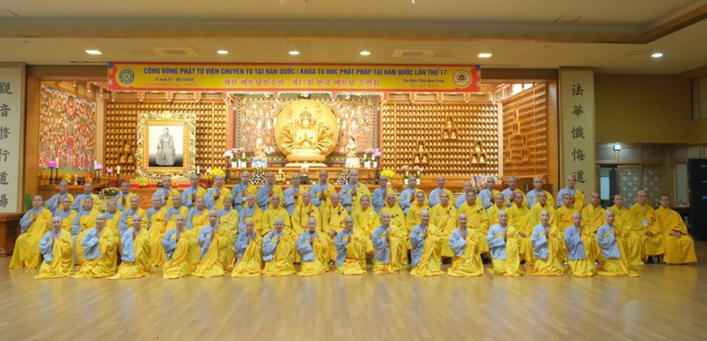 Lễ thế phát xuất gia gieo duyên và truyền Sa-di giới trong khóa tu học Phật pháp lần thứ 17 “Bình Yên Từ Gia Đình”