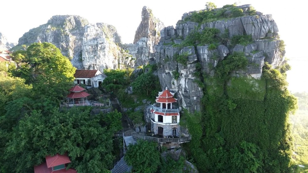 Về Thanh Hóa khám phá chùa Nam trên núi Hinh