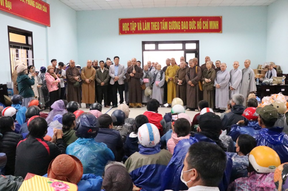 Hành trình chia sẻ yêu thương của Phật giáo Đồng Tháp tại Huế