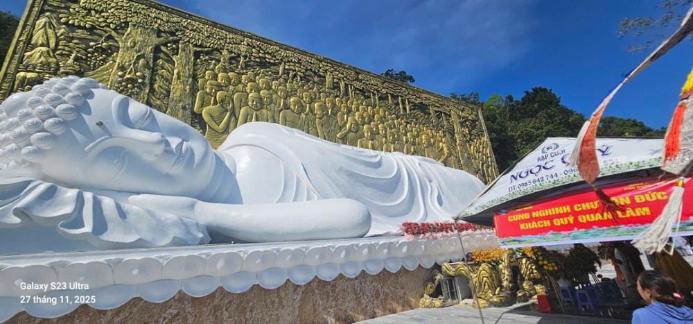 An Giang: Lễ lạc thành an vị tôn tượng Đức Phật nhập niết bàn tại chùa Hùng Long