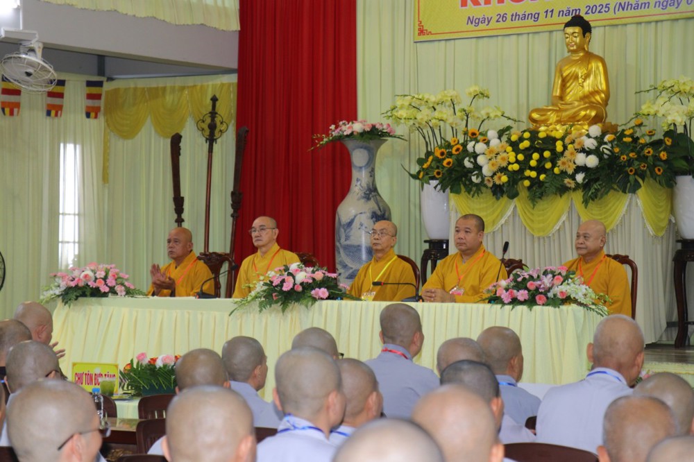 Vĩnh Long: Buổi Pháp đàm Khóa Kiết Đông lần III Vĩnh Long: Pháp đàm Khóa Kiết Đông lần III - Nơi chư Tăng Ni trụ trì (khu vực tỉnh Bến Tre cũ ) sẻ chia, học hỏi và củng cố Phật sự trong thời đại mới