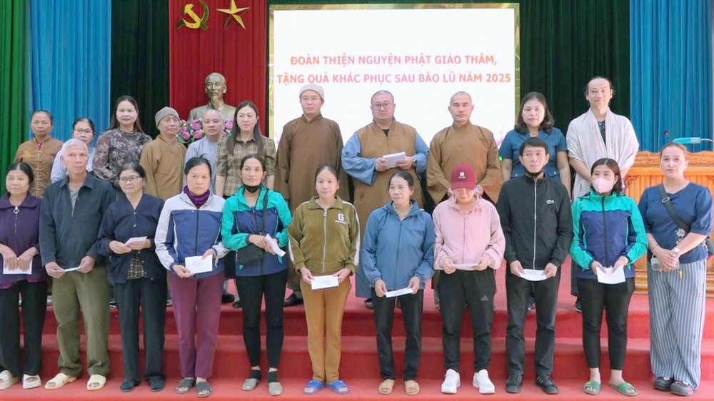 Chương trình thiện nguyện khắc phục sau bão lũ tại Thái Nguyên: phái đoàn chư Tăng Ni, Phật tử trao 930 triệu đồng hỗ trợ 6 địa phương