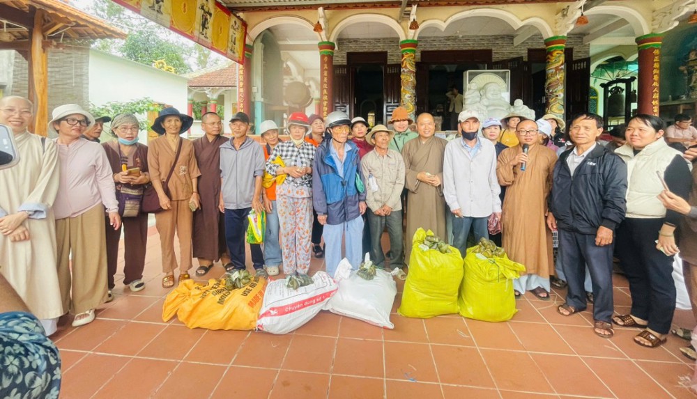 Đà Nẵng: Chùa Thọ Quang –  Phước Ấm – Ngọc Sơn hướng về đồng bào tỉnh Phú Yên (cũ) Trao quà từ thiện