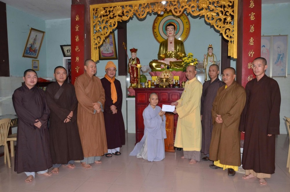 Đà Nẵng: Thường trực Ban Trị sự tiếp tục thăm và tặng quà vùng lũ