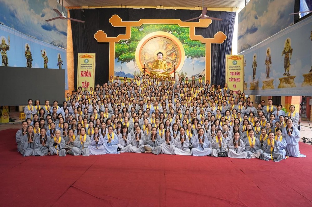 Viên mãn khóa tập huấn của Đạo tràng Pháp Hoa miền Bắc tại chùa Bằng
