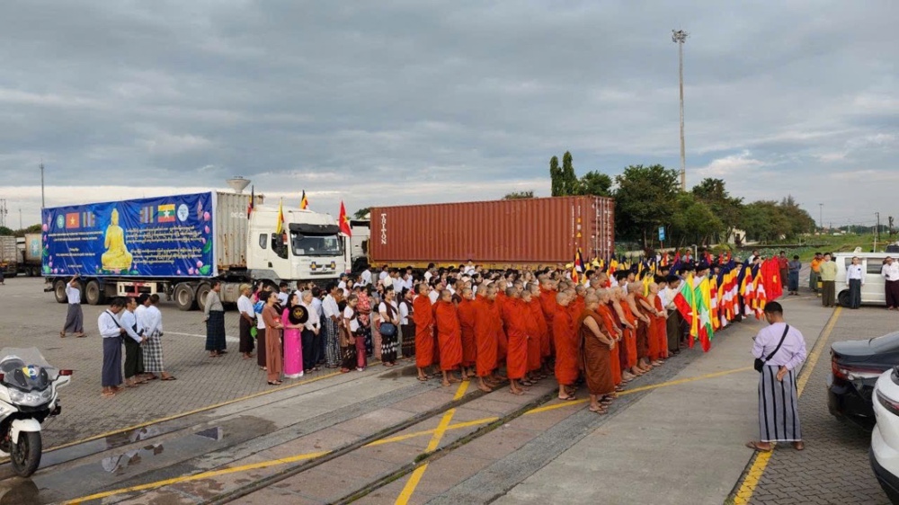 Myanmar: Lễ cung nghinh đại Tượng Phật bằng đồng từ Việt Nam sang chùa Đại Phước Việt Nam tại Yangon 