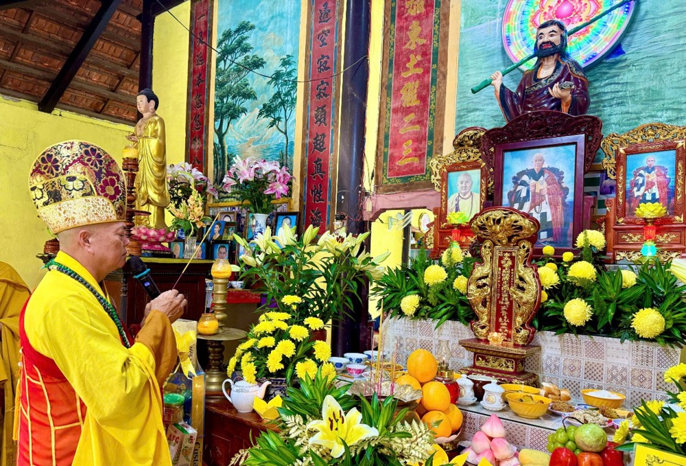 Đồng Tháp: Lễ huý kỵ lần thứ 25 cố Hoà thượng Thích Huyền Quý tại chùa Liên Hoa