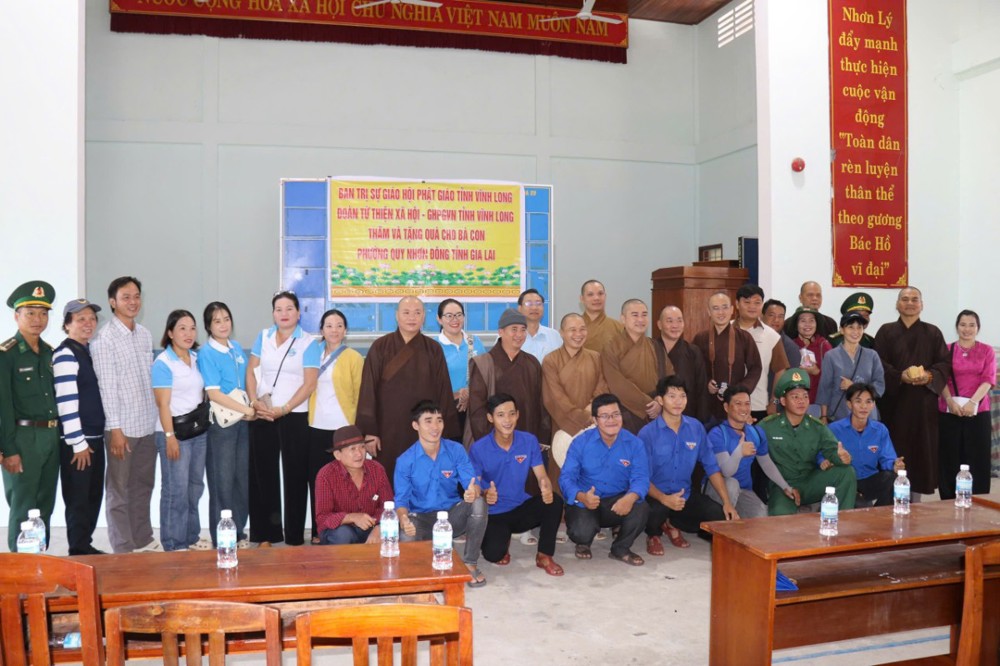 Vĩnh Long: Nghĩa Tình Phật Giáo Đồng Hành Giữa Mùa Bão Lũ – 300 Phần quà được trao gửi đến đồng bào Miền Trung đang bị ảnh hưởng thiên tai