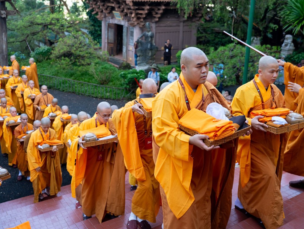 Đại Giới đàn Cam Lộ Đỗng Quang tấn đàn truyền giới Cụ túc đến 60 giới tử Tỳkheo