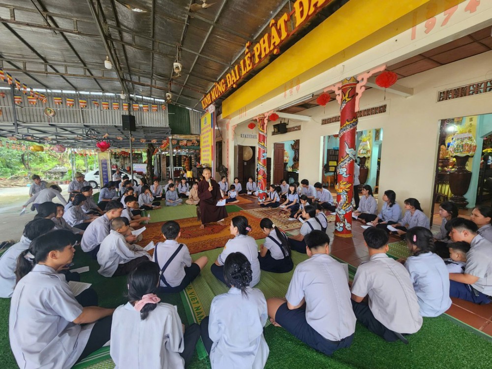 Quảng Ngãi: Khóa tu “Một ngày an lạc” của Gia đình Phật tử Bình Sơn