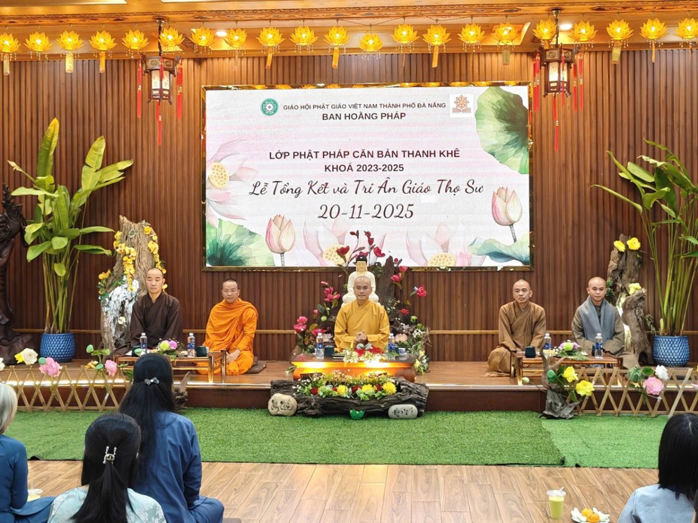 Đà Nẵng: Lớp Giáo lý cơ bản quận Thanh Khê (cũ) tổ chức Lễ tổng kết, phát thưởng và tri ân ngày Nhà giáo Việt Nam