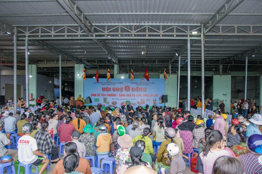 Lâm Đồng: Ánh sáng từ bi giữa mùa bão qua “Phiên chợ 0 đồng” của Ban TT-XH Phật giáo tỉnh