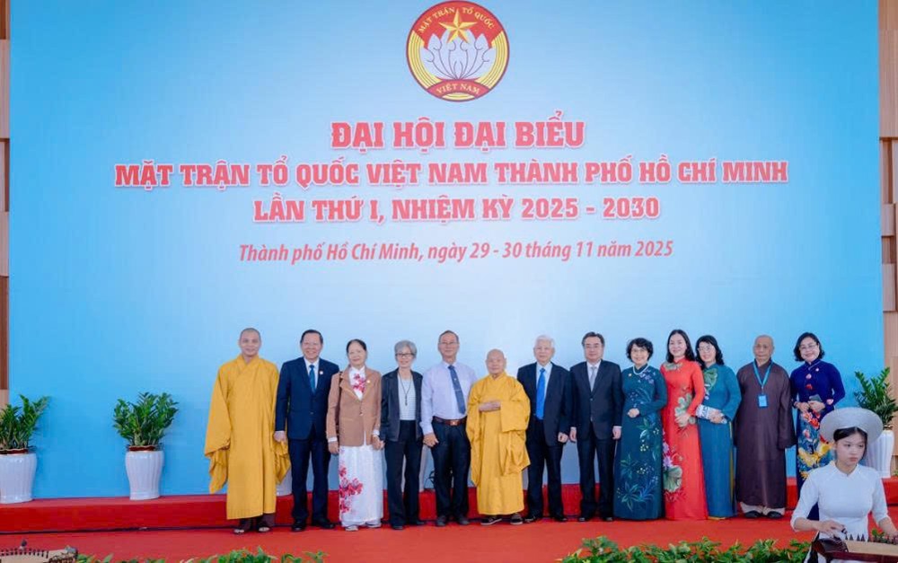 Trưởng lão Hòa thượng Chủ tịch HĐTS tham dự phiên trọng thể Đại hội đại biểu MTTQ Việt Nam TP.HCM lần thứ I