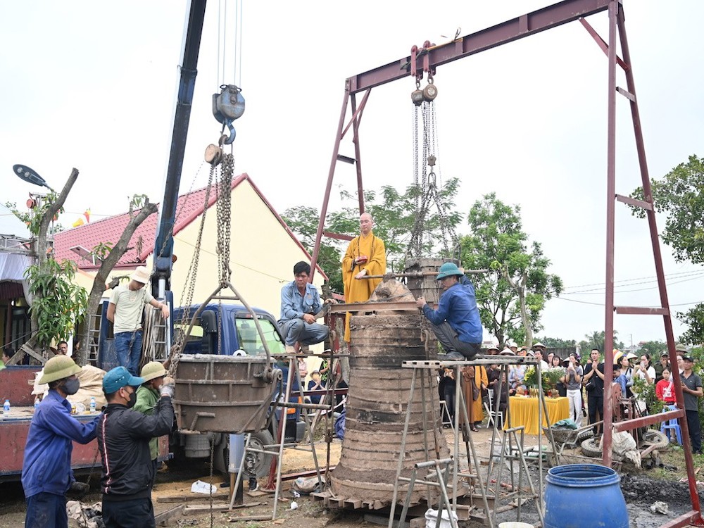 Hải Phòng: Lễ rót đồng đúc Đại Hồng Chung nặng 1 tấn tại chùa Kế Lam