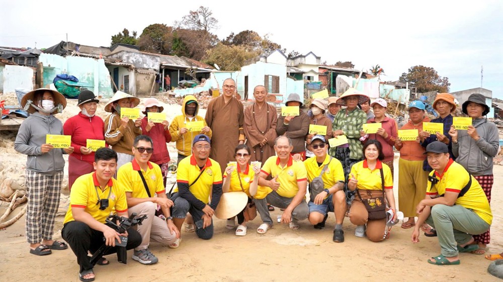 Gia Lai: Ban Từ thiện xã hội TP.HCM hỗ trợ đồng bào thiệt hại do bão số 13