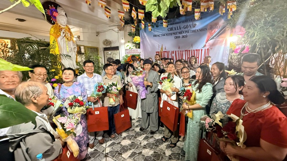 TP.HCM: Kỷ niệm 15 năm thành lập Trung tâm Ngoại ngữ Miễn phí Thiện Nhơn – Chùa Lá (Gò Vấp)