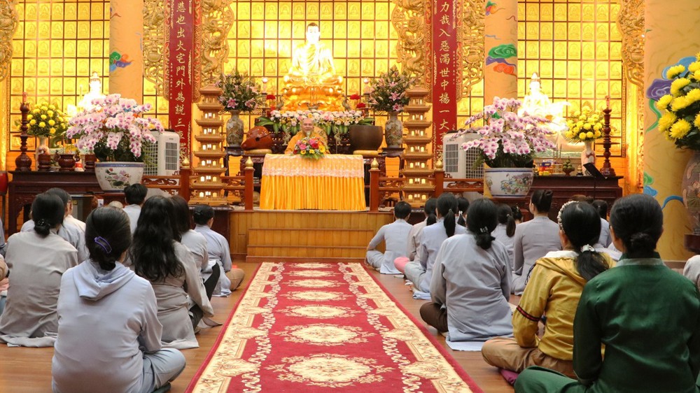 Quảng Ngãi: Thượng tọa Thích Vạn Nhơn thuyết pháp với chủ đề “Luân Hồi”