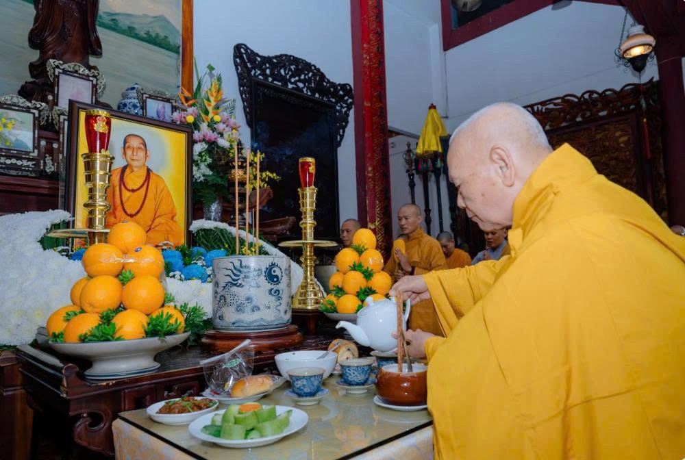 Trung ương Giáo hội tưởng niệm ngày viên tịch Đức Đệ nhất Pháp chủ tại Văn phòng 2