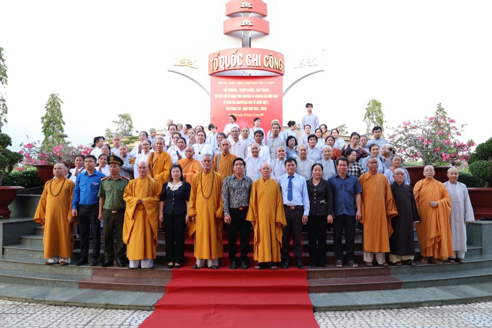 Tây Ninh: Trang trọng tổ chức lễ tưởng niệm Anh hùng liệt sĩ – Rực sáng tinh thần đạo pháp và dân tộc