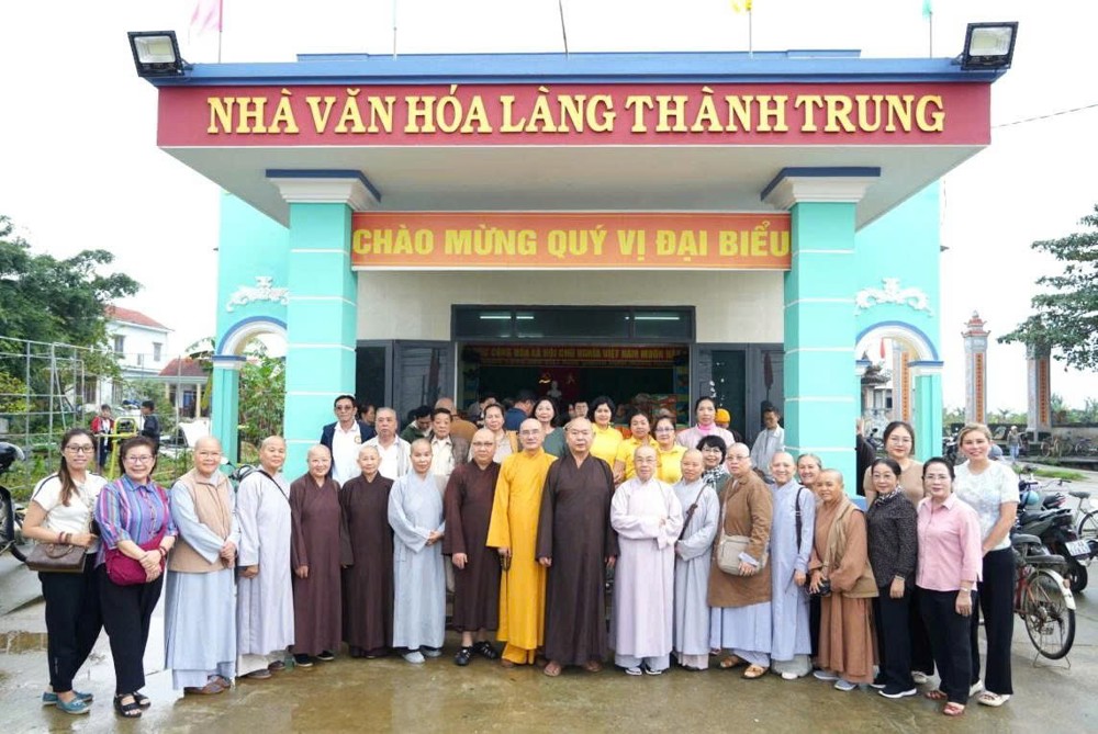 Phật giáo người Hoa cùng các tự viện TP.HCM chung tay hỗ trợ bà con vùng lũ