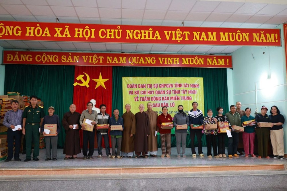 Ban Trị sự GHPGVN tỉnh Tây Ninh phối hợp Bộ Chỉ huy Quân sự tỉnh trao 500 phần quà tại tỉnh Đắk Lắk