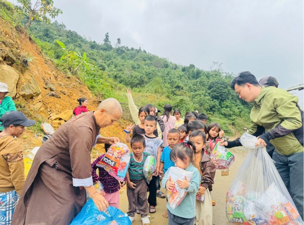 Nam Trà My - Ánh sáng yêu thương giữa đại ngàn