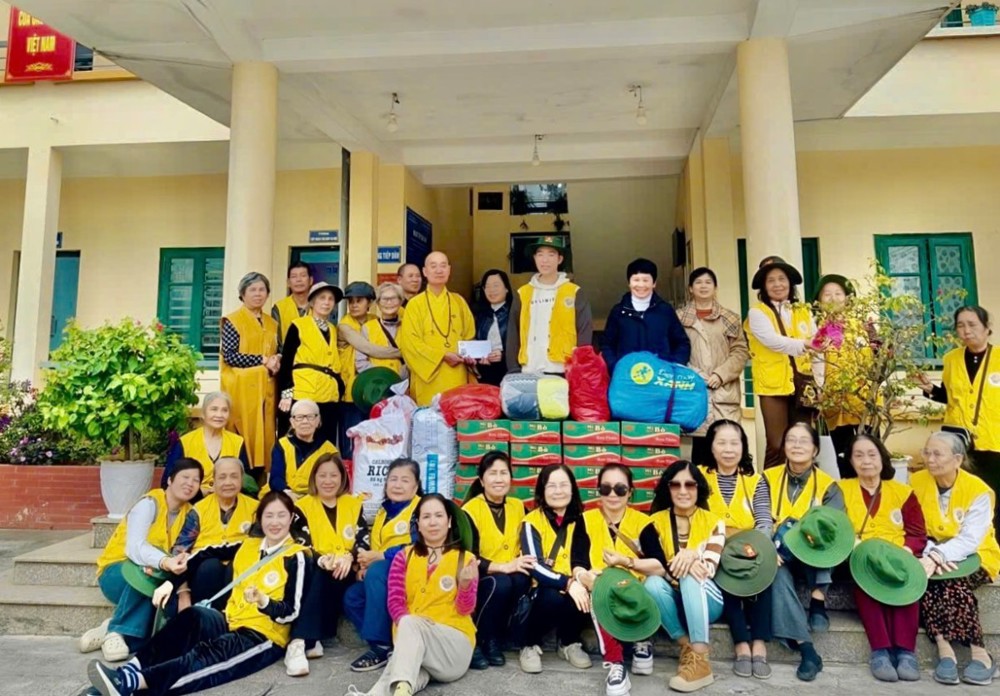 Ấm áp nghĩa tình nơi biên cương những ngày cuối năm