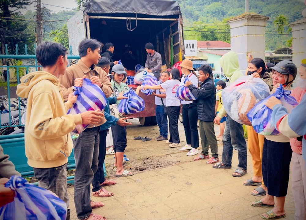 Đà Nẵng: Mang hơi ấm đến với đồng bào vùng cao Nam Trà My