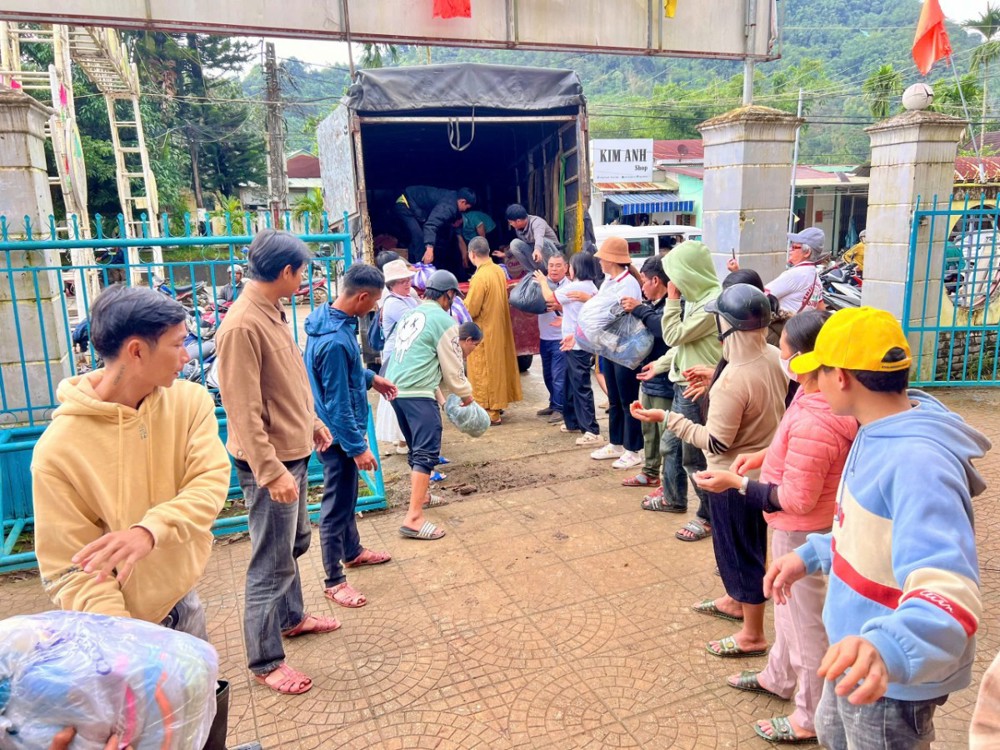 Đà Nẵng: Mang hơi ấm đến với đồng bào vùng cao Nam Trà My