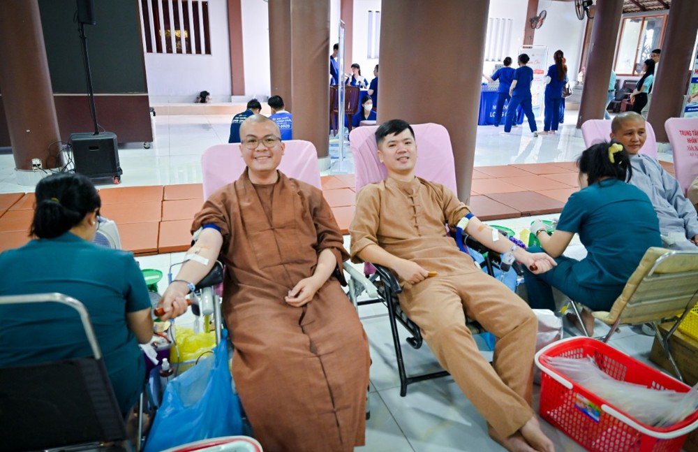 TP.HCM: Tu viện Khánh An tổ chức hiến máu nhân đạo và khám bệnh miễn phí cho cộng đồng cuối năm 2025
