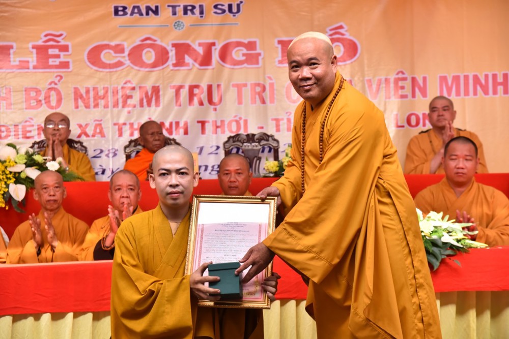 Vĩnh Long: Lễ trao Quyết định bổ nhiệm trụ trì chùa Viên Minh