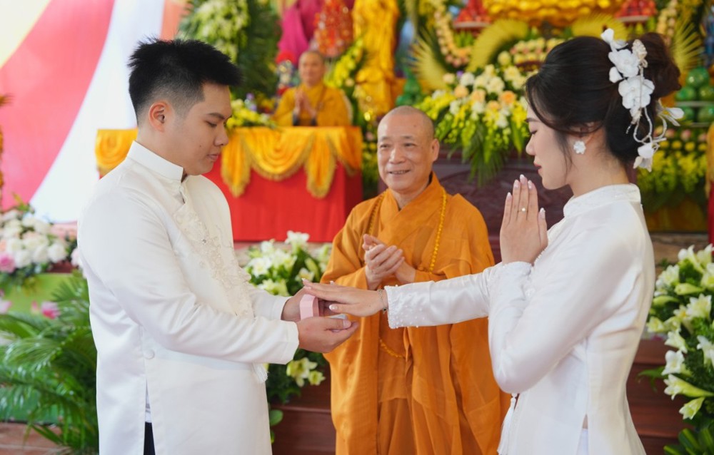 Hà Nội: Ấm áp lễ hằng thuận tại chùa Tăng Phúc