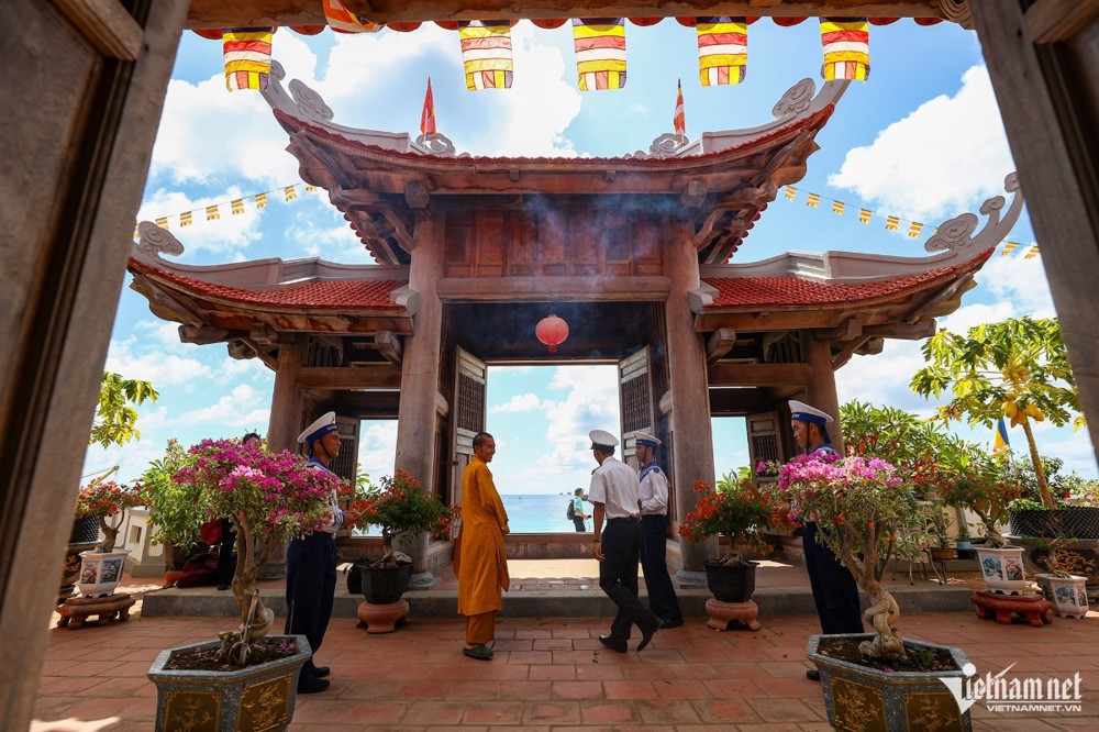 Những ngôi chùa đặc biệt ở Trường Sa