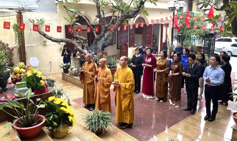 Cầu siêu tưởng niệm Anh hùng liệt sĩ và nạn nhân bom B52 tại Hà Nội