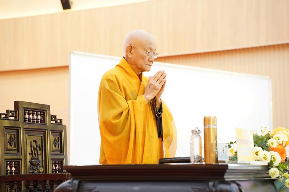 An Giang: Hòa thượng Thích Minh Thông thuyết giảng chuyên đề Giới luật tại Khóa Huân tu Kiết đông Thất nhựt Giáo giới PL.2569