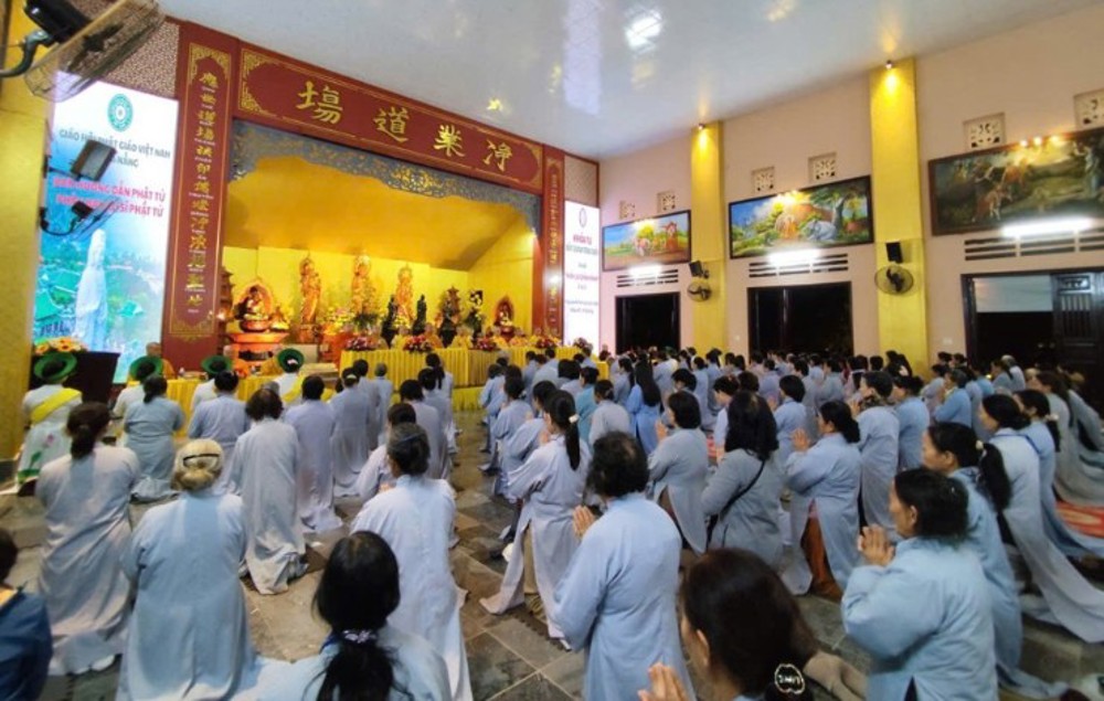 Đà Nẵng: Phân ban Cư sĩ Phật tử tổ chức khóa tu Bát Quan trai “Nhìn lại chính mình 02” tại chùa Linh Ứng – Bãi Bụt