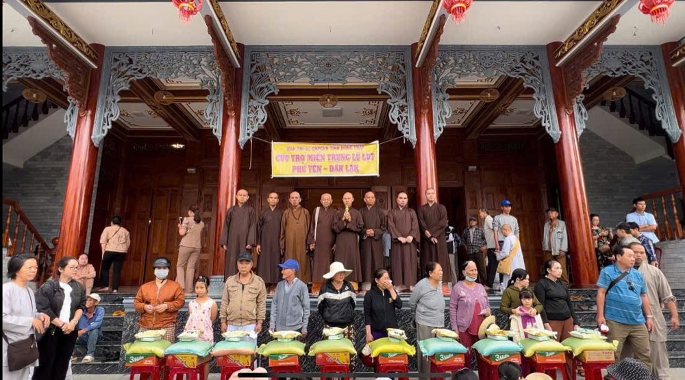 Ban Trị sự Phật giáo tỉnh Đồng Tháp và các tự viện tiếp tục hỗ trợ bà con tỉnh Đắk Lắk khắc phục thiệt hại sau bão lũ