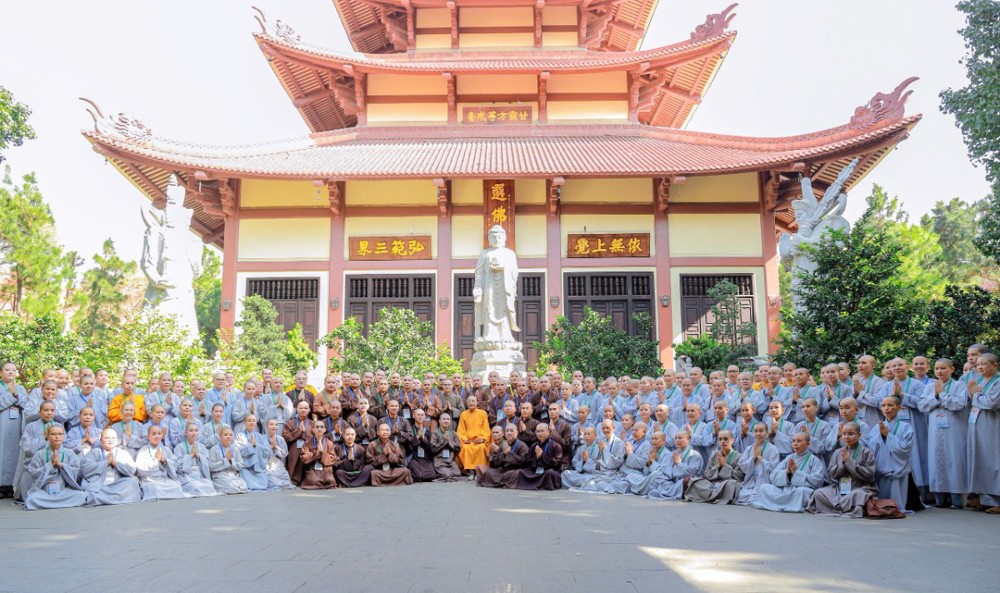 TP.HCM: Bế mạc Khóa bồi dưỡng Luật học lần II tại chùa Huệ Nghiêm