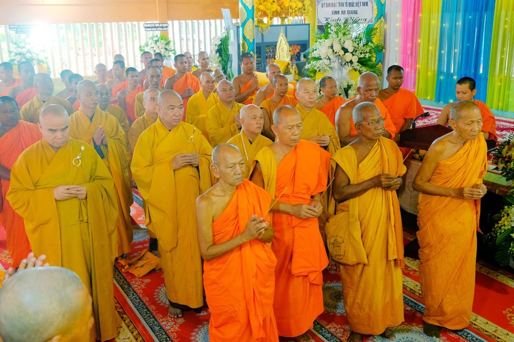 An Giang: Trung ương Giáo hội và Ban Trị sự tỉnh kính viếng giác linh Trưởng lão Hòa thượng Trần Nhiếp