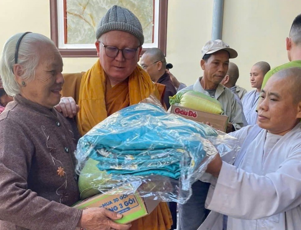 460 phần quà được trao tặng đến bà con vùng lũ Ninh Hòa (Khánh Hòa), Tuy An và Tây Hòa (Phú Yên cũ)