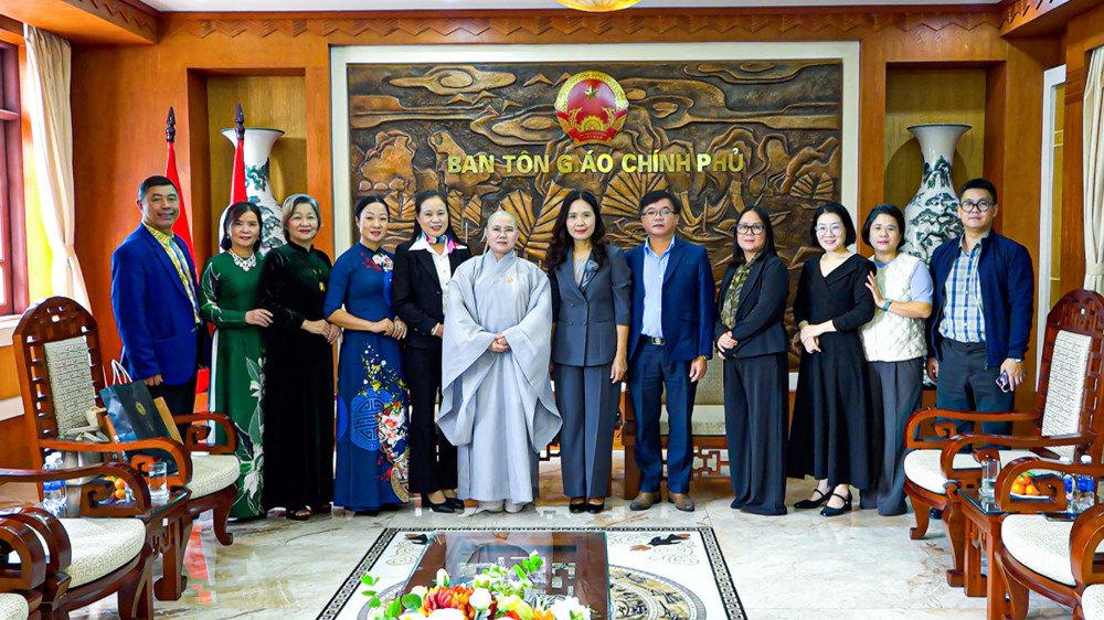 Hà Nội: Ni sư Thích Nữ Giới Tánh thăm, chúc Tết Ban Tôn giáo Chính phủ