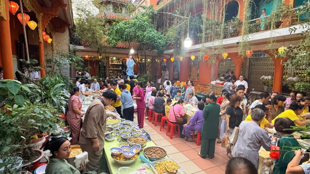TP.HCM: Hội buffet chay gây quỹ xây dựng tại Tổ đình chùa Vạn Thọ 