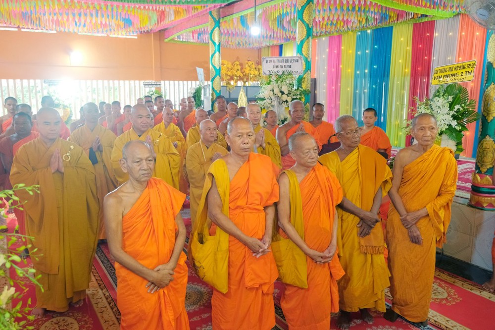 An Giang: Trung ương Giáo hội và Ban Trị sự tỉnh kính viếng giác linh Trưởng lão Hòa thượng Trần Nhiếp